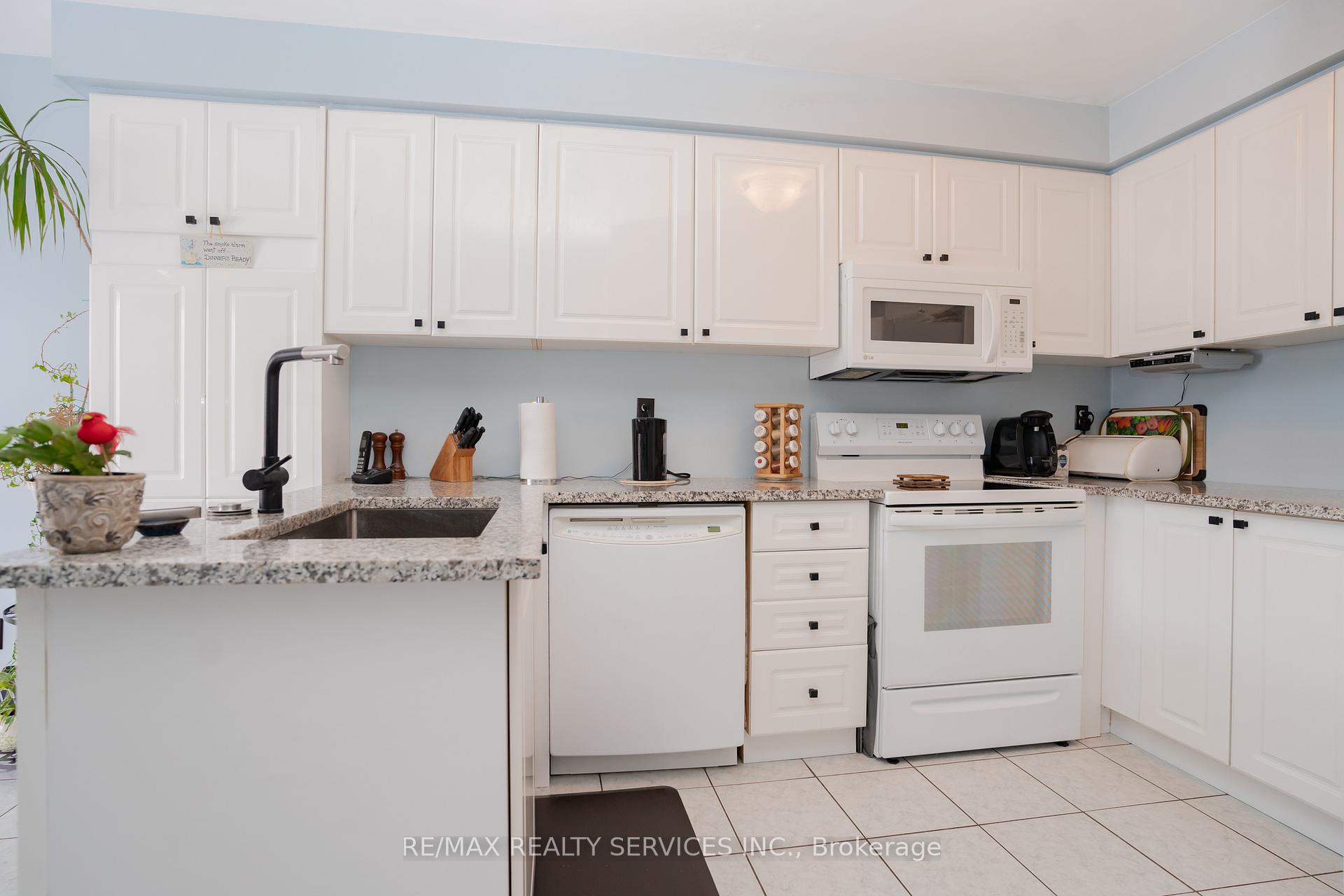 Photo 12 of 195 Van Scott Drive, Brampton, Northwest Sandalwood Parkway — HOMEH