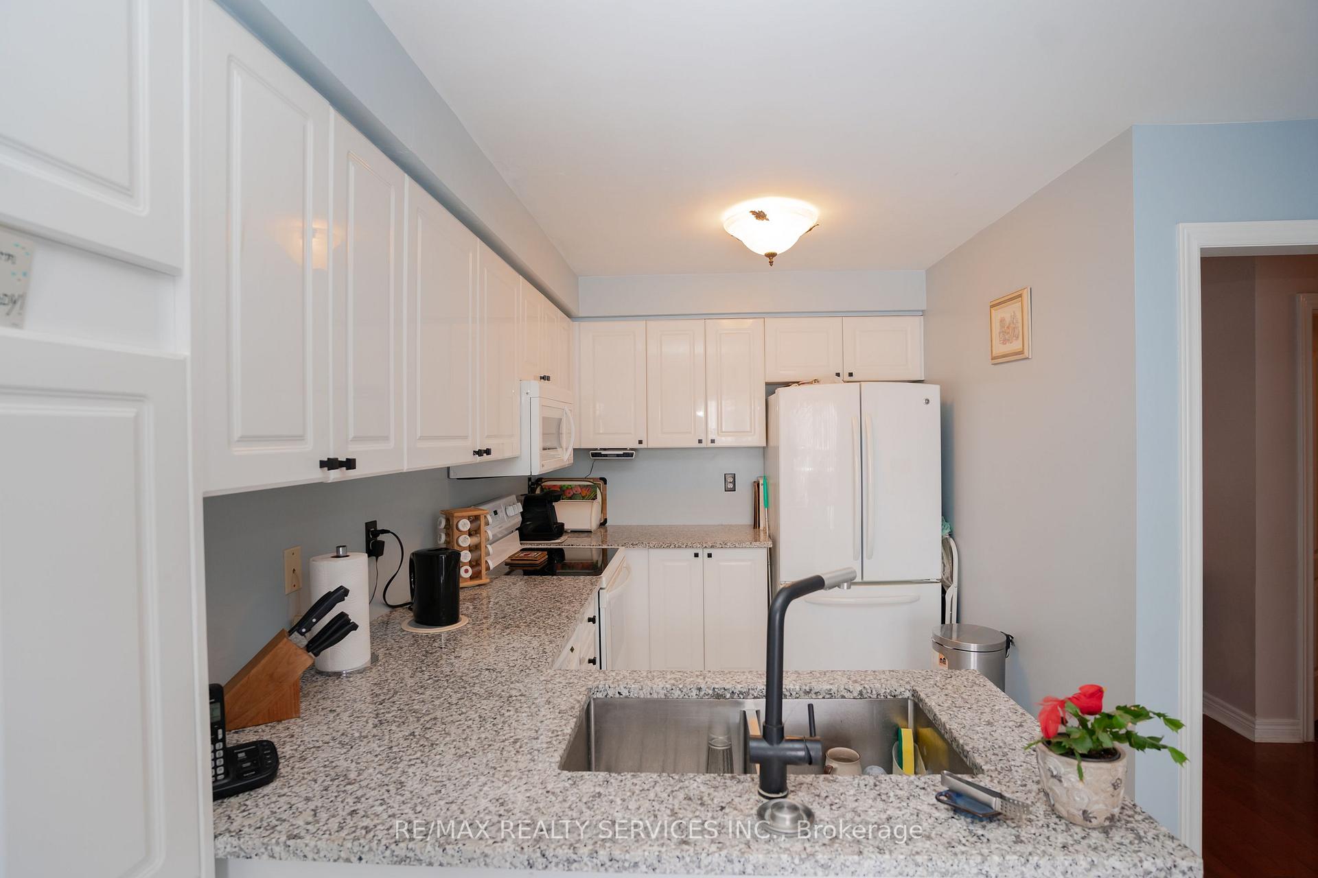 Photo 4 of 195 Van Scott Drive, Brampton, Northwest Sandalwood Parkway — HOMEH