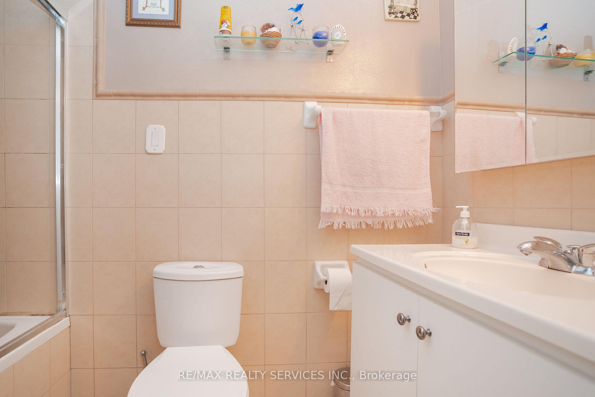 Photo 17 of 195 Van Scott Drive, Brampton, Northwest Sandalwood Parkway — HOMEH