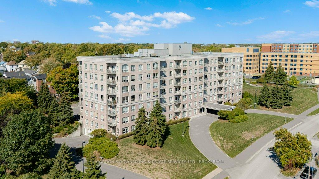 Front of Unit 410, 350 Wellington Street