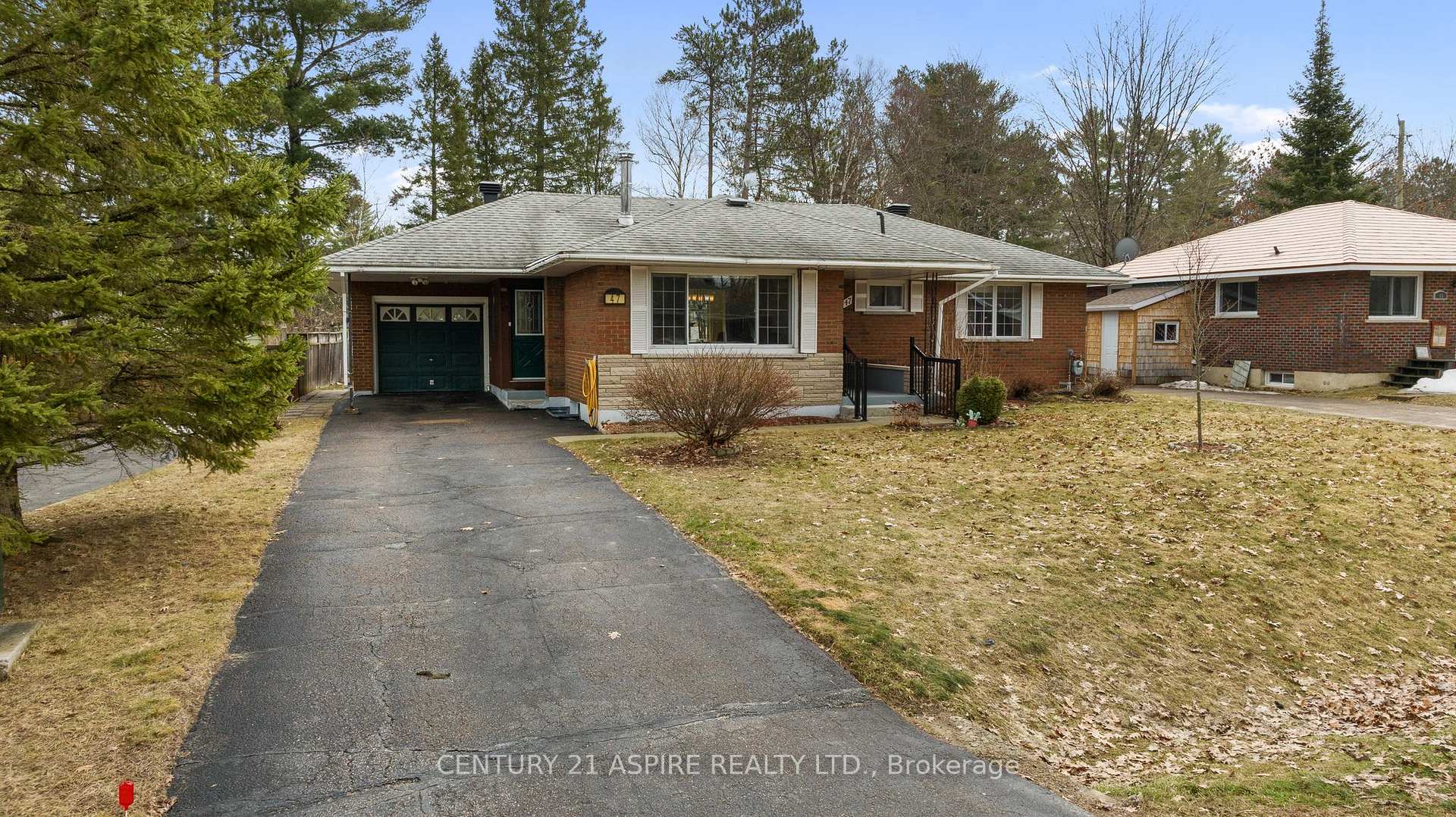 Photo 2 of 47 Highland Crescent, Deep River — HOMEH