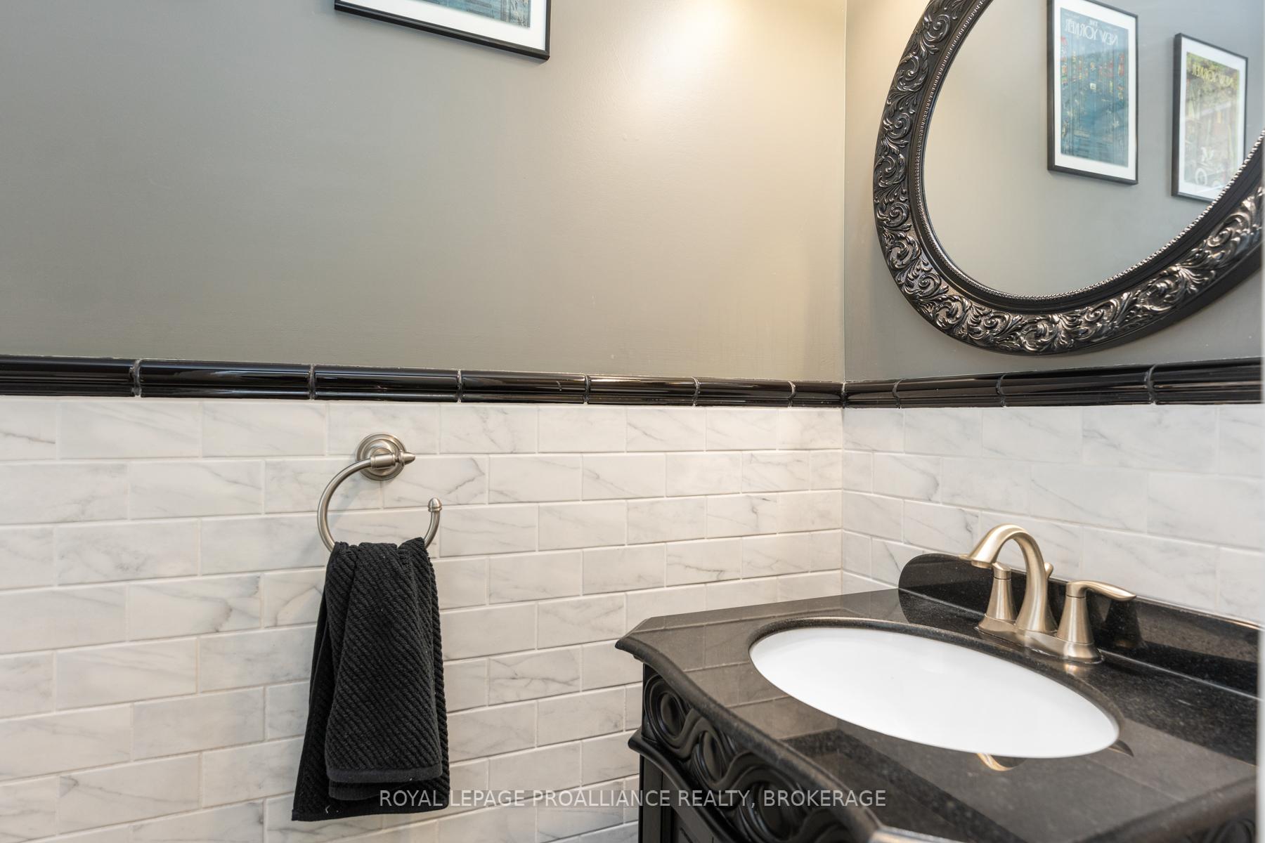 Photo 4 of 880 Ascot Lane, Kingston, Rideau — HOMEH