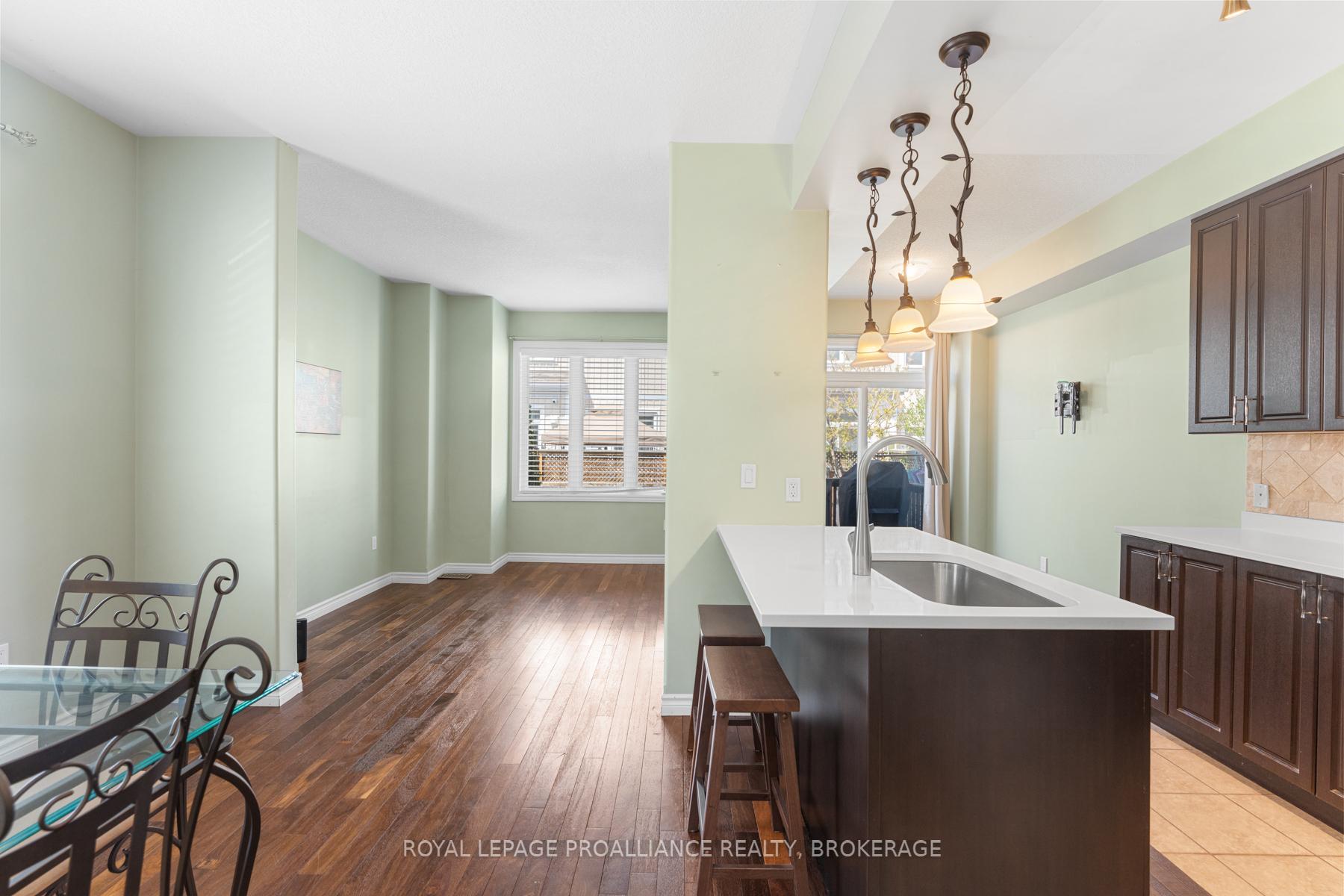 Photo 7 of 880 Ascot Lane, Kingston, Rideau — HOMEH