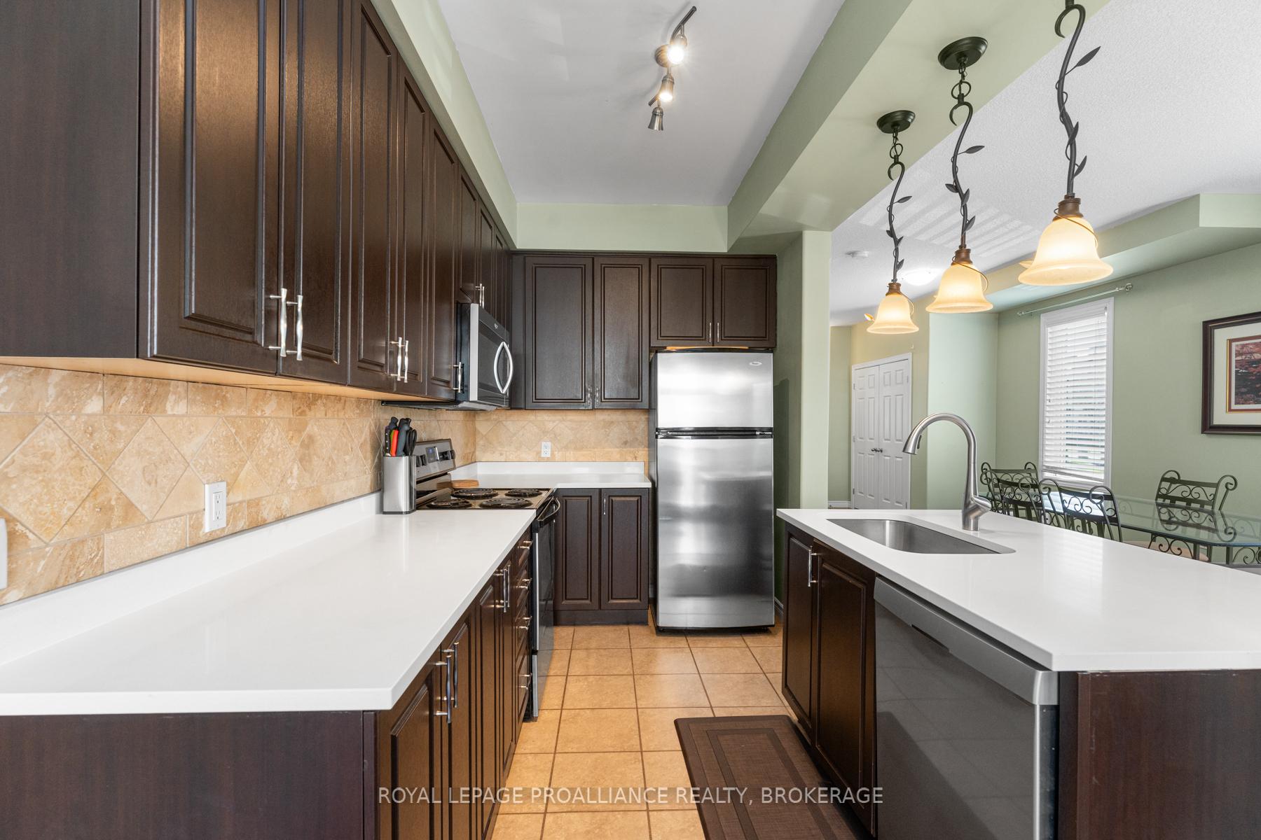 Photo 9 of 880 Ascot Lane, Kingston, Rideau — HOMEH