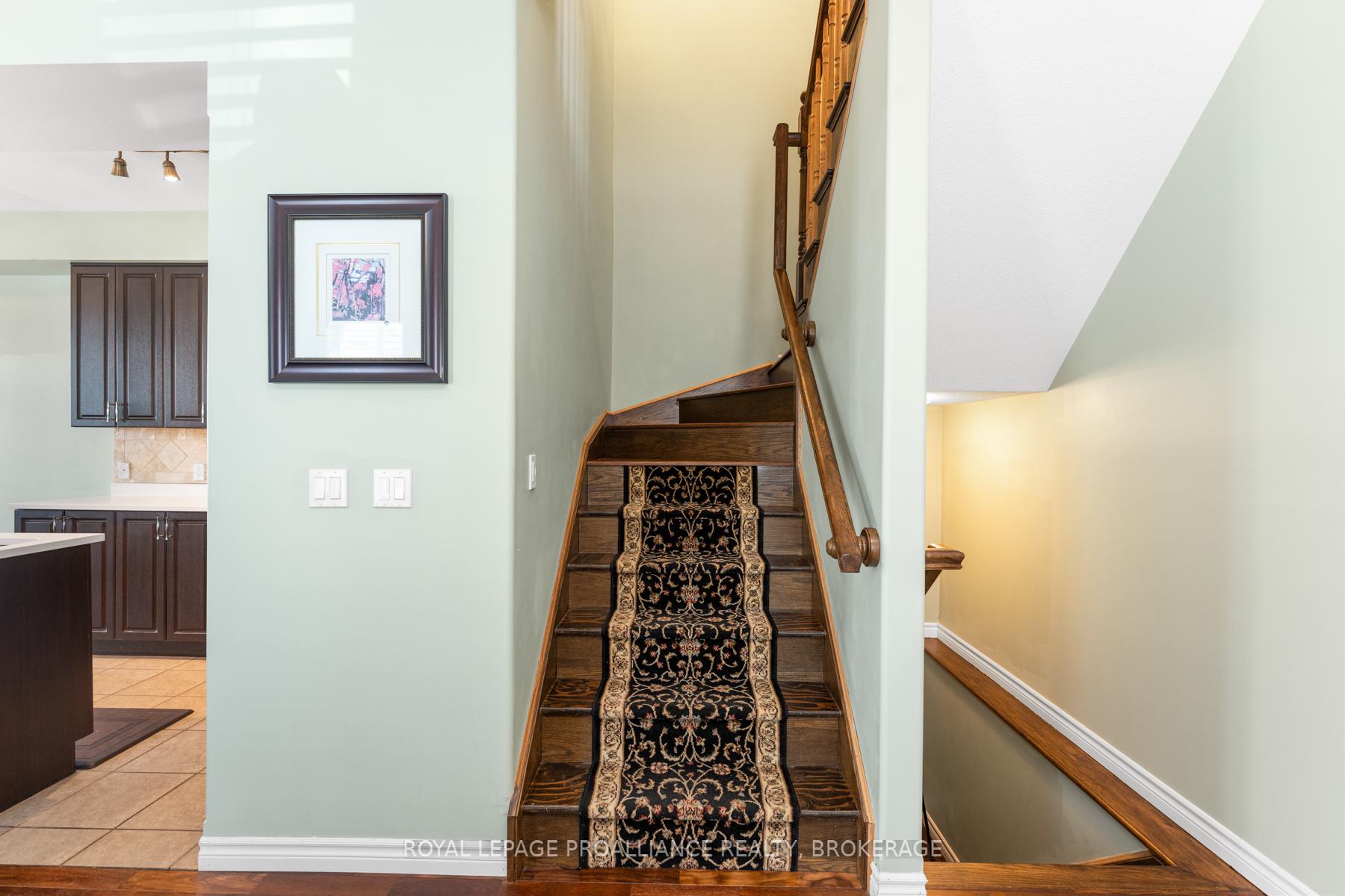 Photo 16 of 880 Ascot Lane, Kingston, Rideau — HOMEH