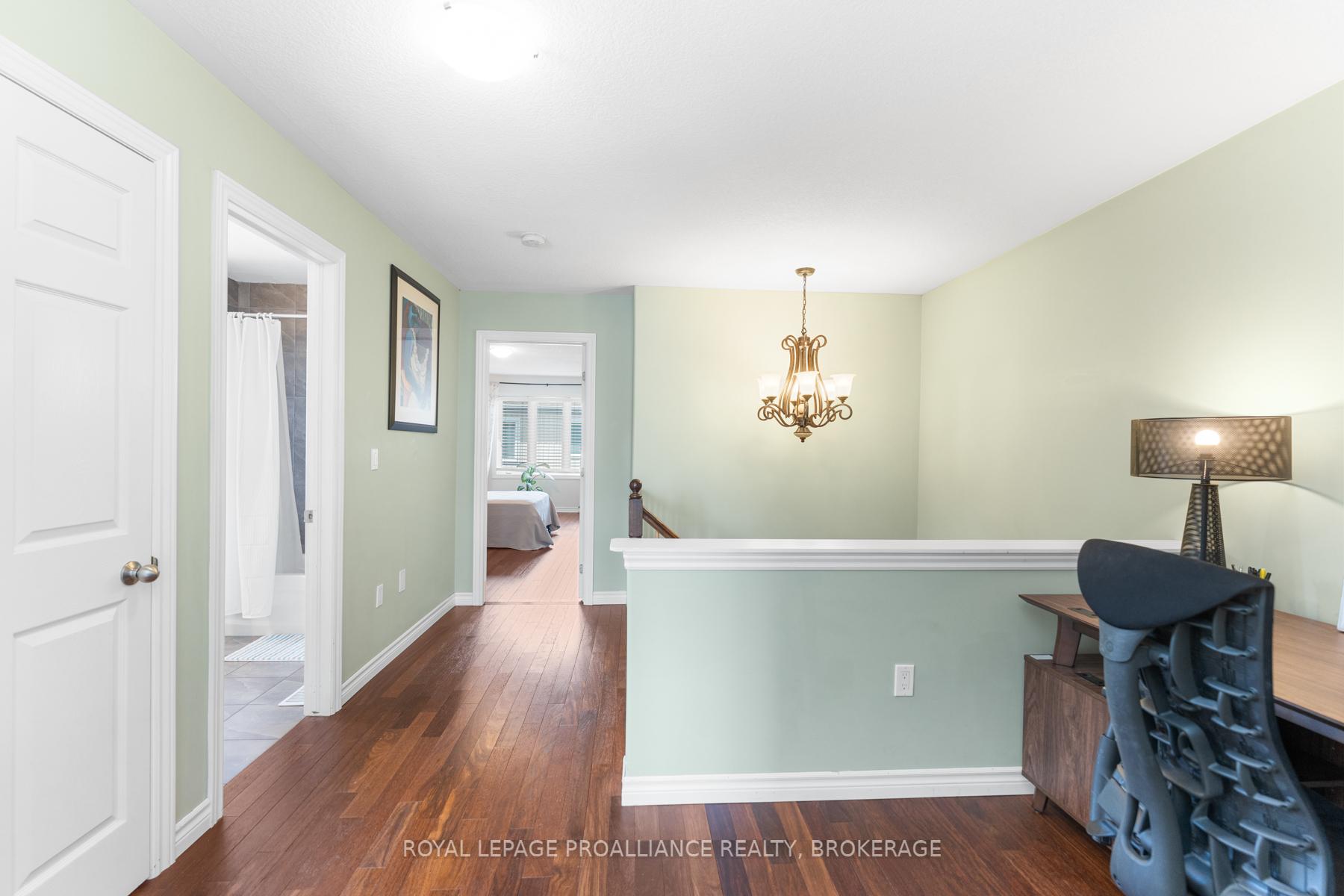 Photo 17 of 880 Ascot Lane, Kingston, Rideau — HOMEH