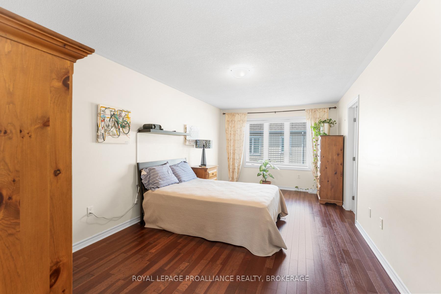 Photo 19 of 880 Ascot Lane, Kingston, Rideau — HOMEH