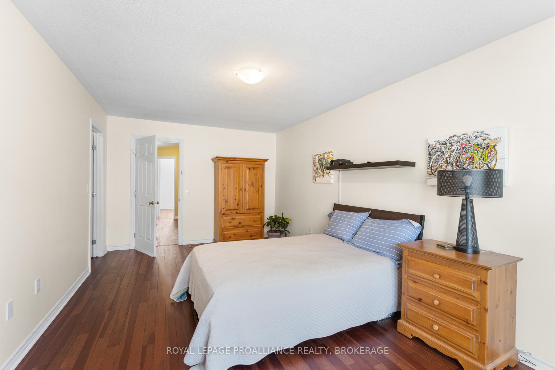 Photo 20 of 880 Ascot Lane, Kingston, Rideau — HOMEH