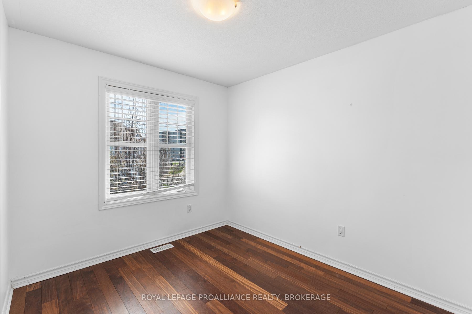 Photo 26 of 880 Ascot Lane, Kingston, Rideau — HOMEH
