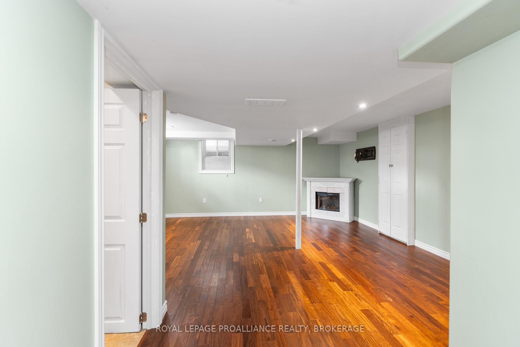 Photo 29 of 880 Ascot Lane, Kingston, Rideau — HOMEH