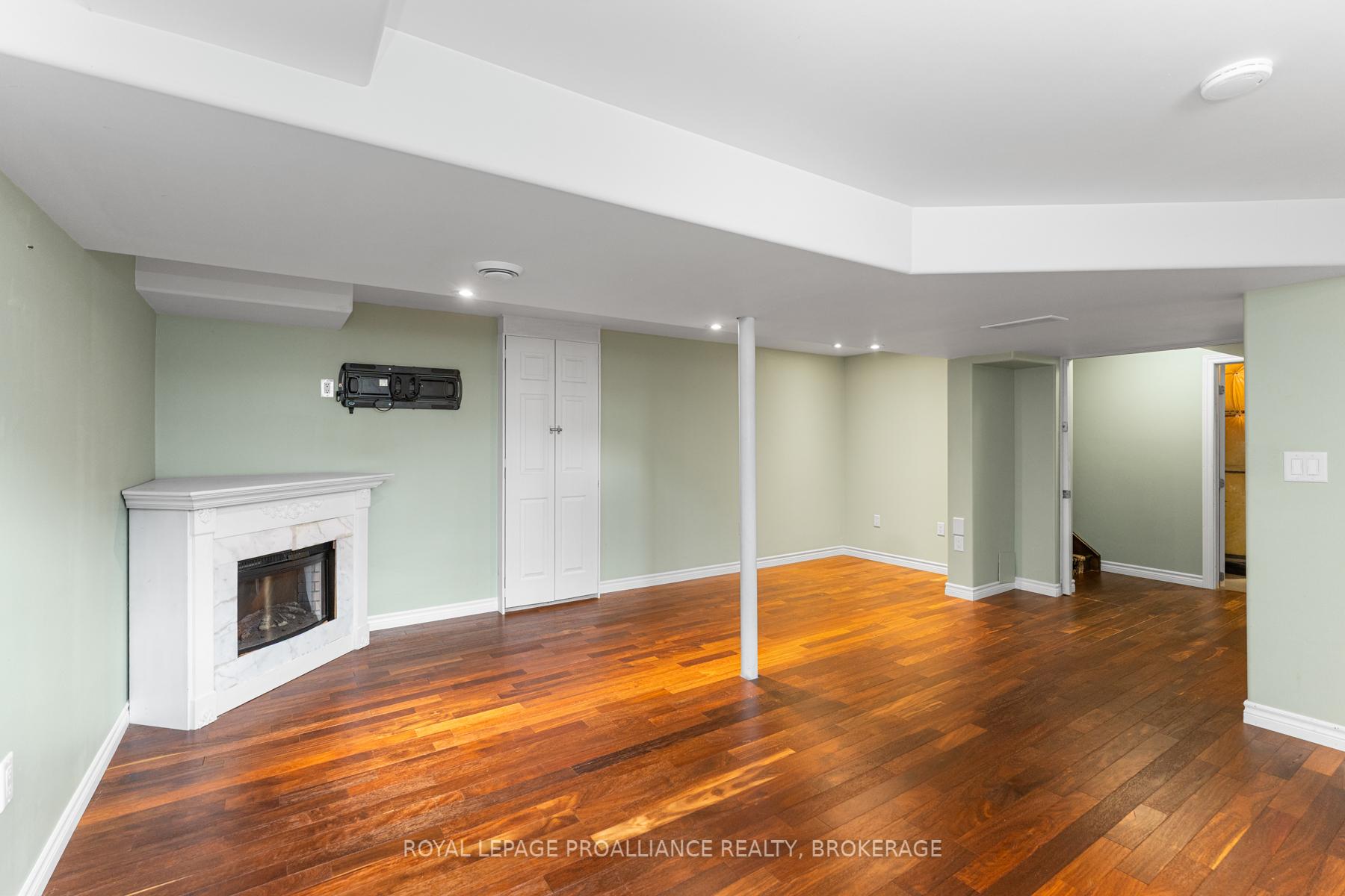 Photo 30 of 880 Ascot Lane, Kingston, Rideau — HOMEH