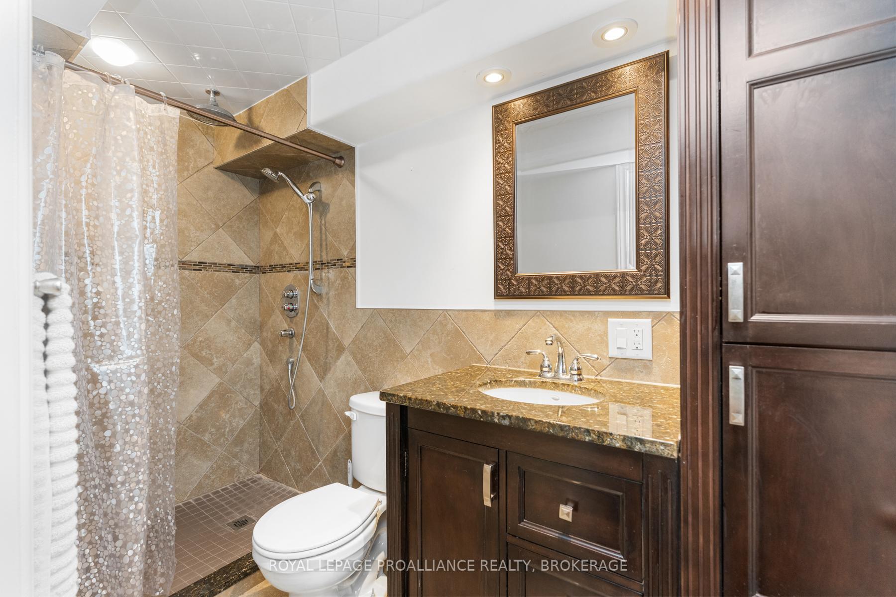 Photo 31 of 880 Ascot Lane, Kingston, Rideau — HOMEH