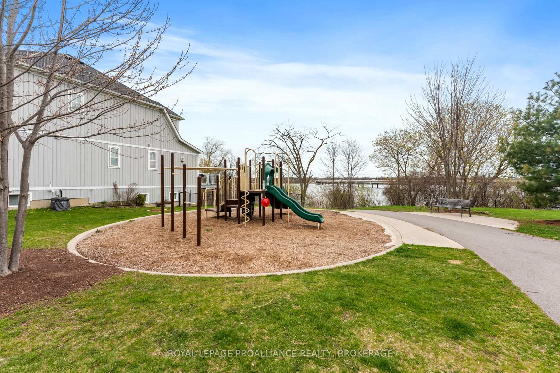 Photo 33 of 880 Ascot Lane, Kingston, Rideau — HOMEH