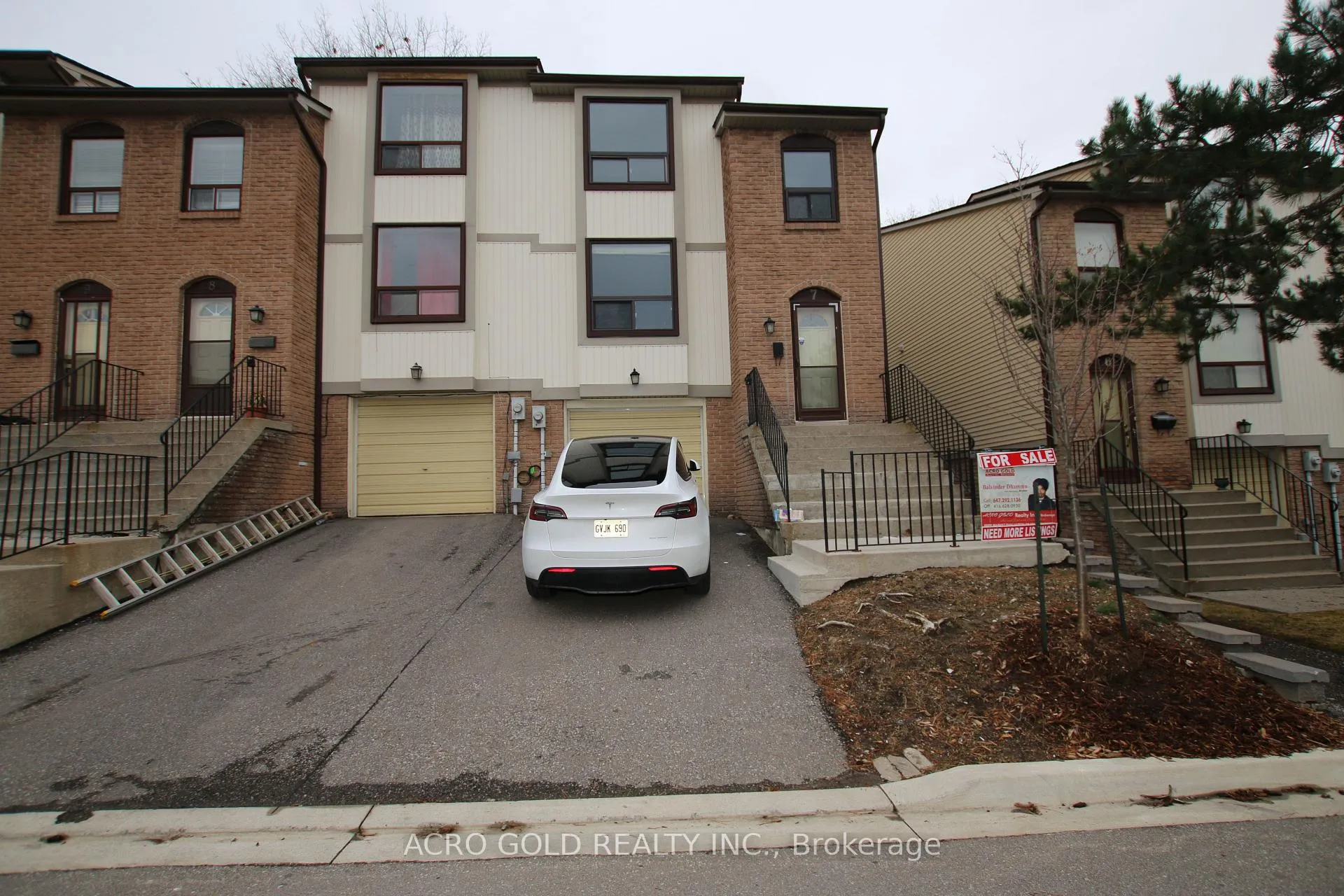 Front of 7 Mcmullen Crescent