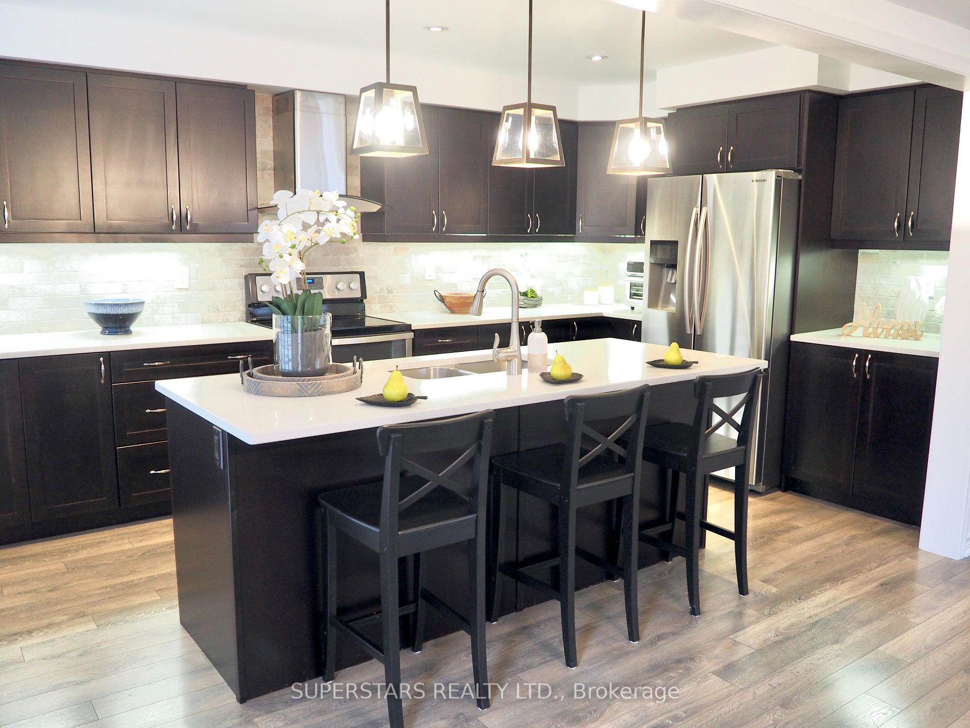 Photo 3 of 109 Hutt Crescent, Aurora, Rural Aurora — HOMEH