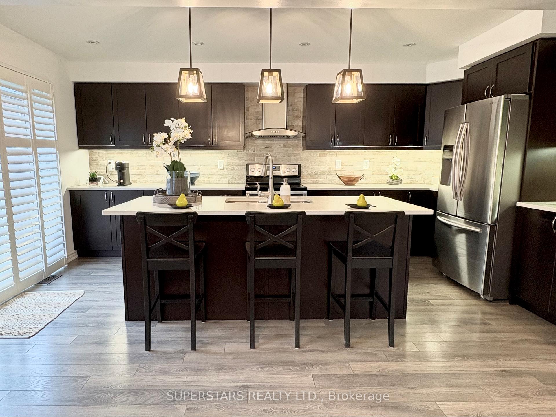 Photo 6 of 109 Hutt Crescent, Aurora, Rural Aurora — HOMEH