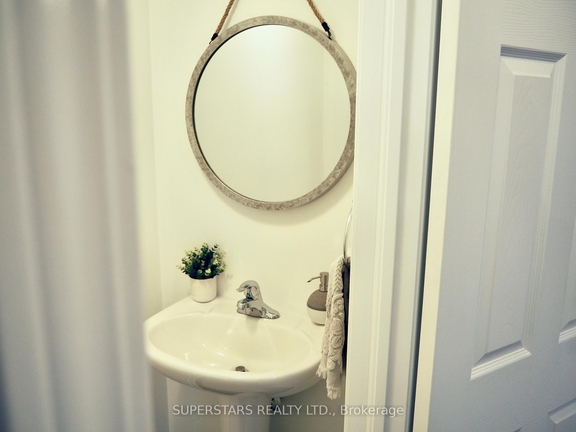Photo 12 of 109 Hutt Crescent, Aurora, Rural Aurora — HOMEH