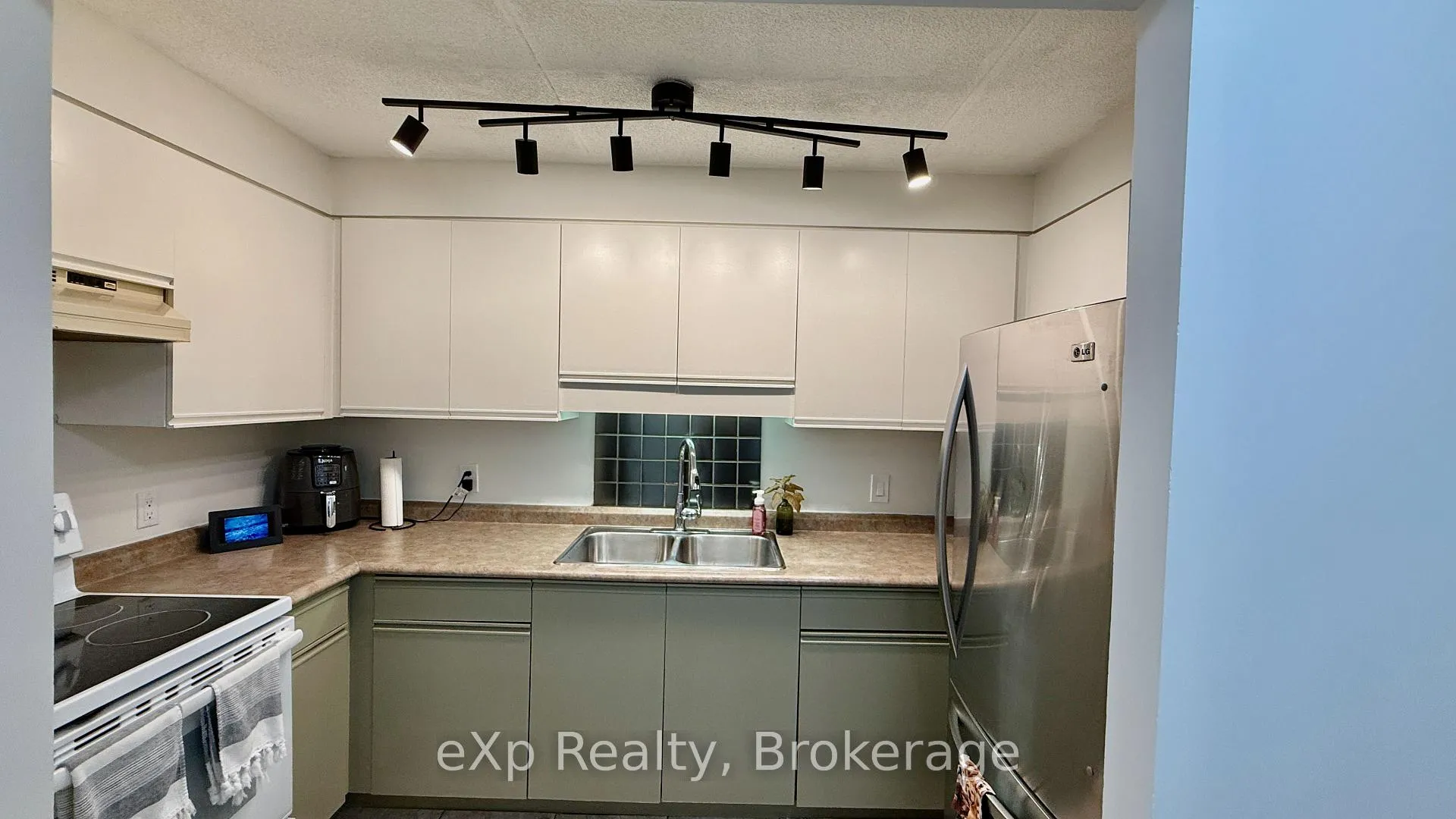 Photo 6 of Unit 105, 536 11th Avenue E, Hanover — HOMEH