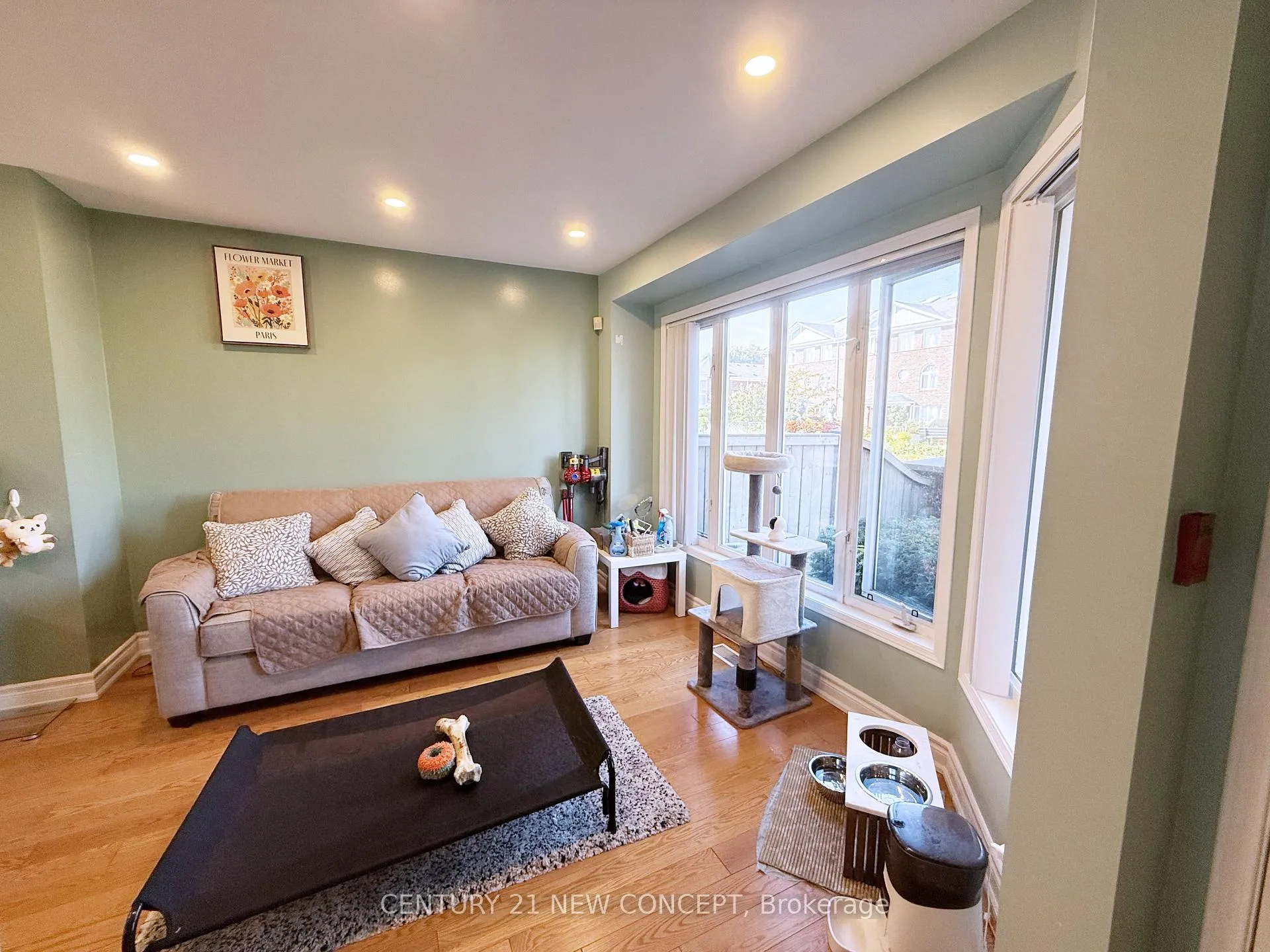 Photo 3 of Unit 107, 18 Clark Avenue W, Vaughan, Crestwood-Springfarm-Yorkhill — HOMEH