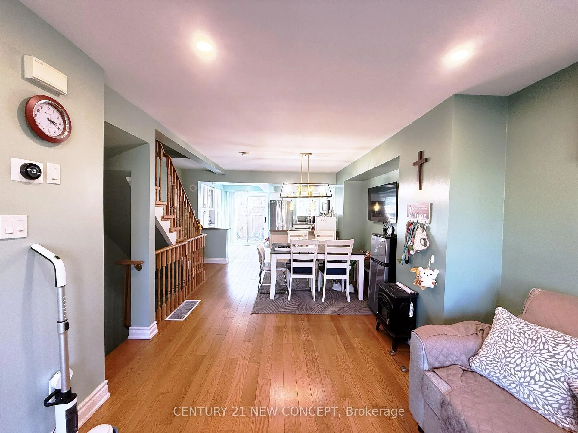 Photo 5 of Unit 107, 18 Clark Avenue W, Vaughan, Crestwood-Springfarm-Yorkhill — HOMEH