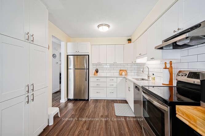Photo 4 of 29 Courtice Crescent, Collingwood — HOMEH