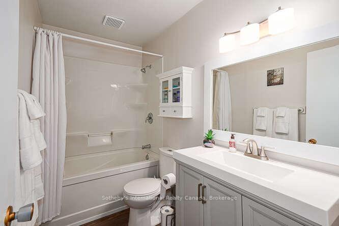 Photo 15 of 29 Courtice Crescent, Collingwood — HOMEH