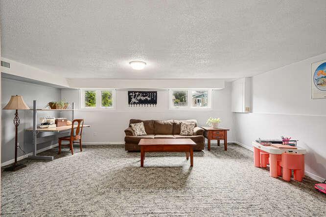 Photo 16 of 29 Courtice Crescent, Collingwood — HOMEH