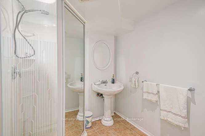 Photo 17 of 29 Courtice Crescent, Collingwood — HOMEH