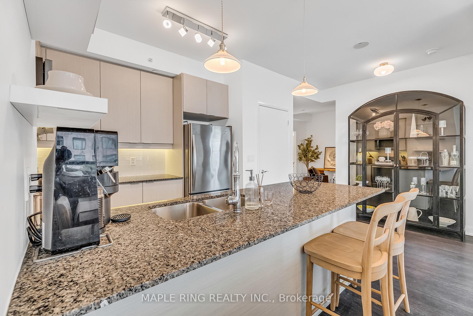 Photo 2 of Unit 1406, 2910 Highway 7, Vaughan, Concord — HOMEH