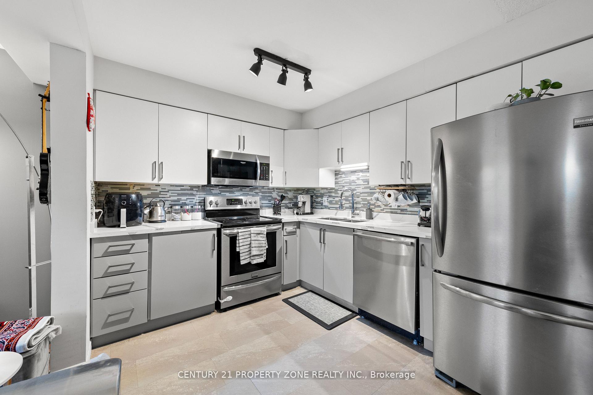 Photo 6 of Unit 2, 280 Limeridge Road E, Hamilton, Bruleville — HOMEH