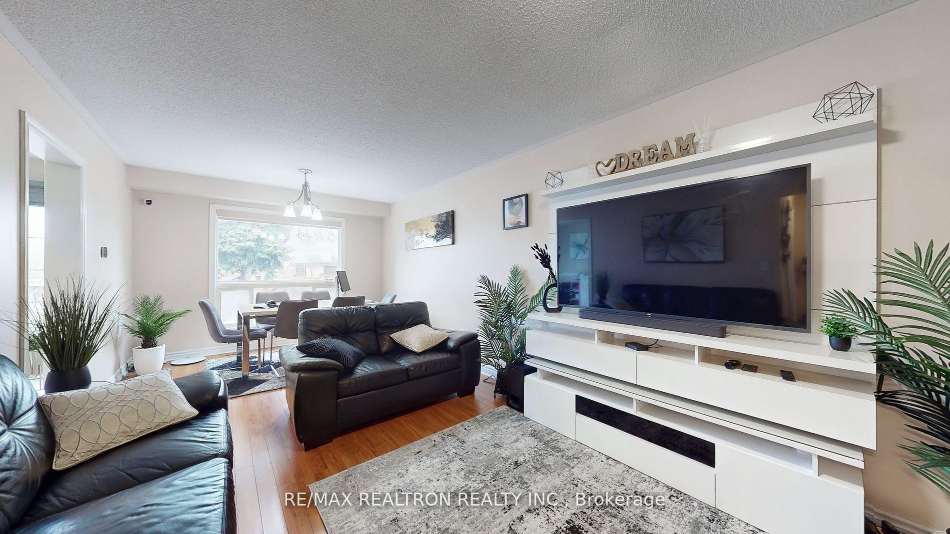 Photo 15 of 68 Heathcliffe Square, Brampton, Central Park — HOMEH