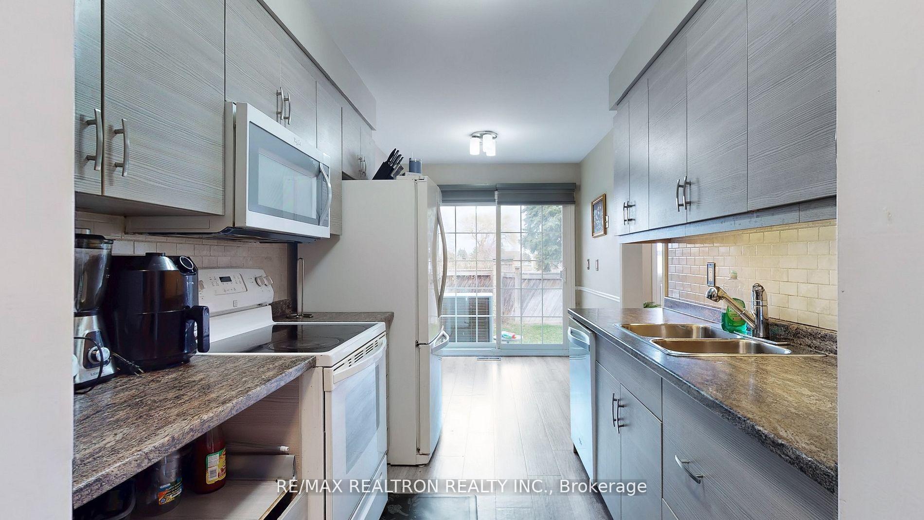 Photo 31 of 68 Heathcliffe Square, Brampton, Central Park — HOMEH