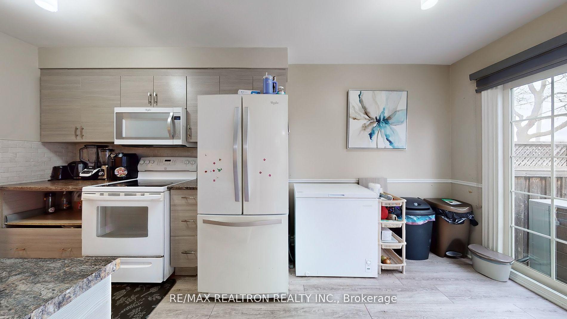 Photo 30 of 68 Heathcliffe Square, Brampton, Central Park — HOMEH