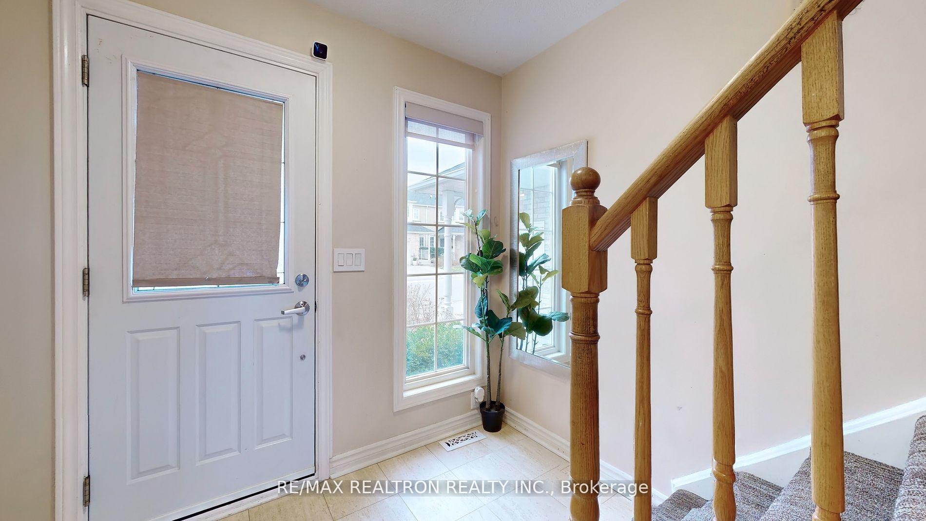 Photo 12 of 68 Heathcliffe Square, Brampton, Central Park — HOMEH
