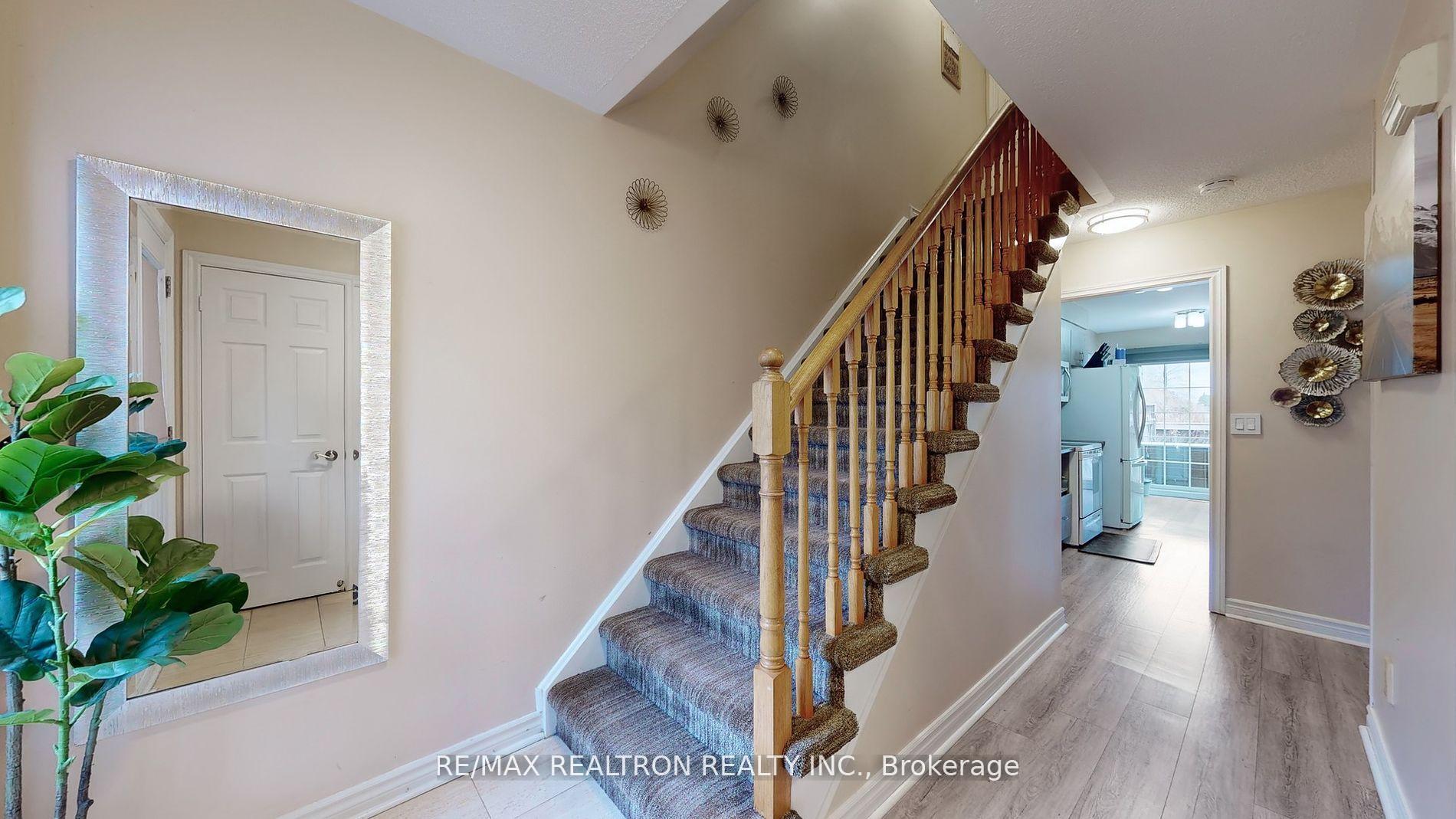 Photo 9 of 68 Heathcliffe Square, Brampton, Central Park — HOMEH