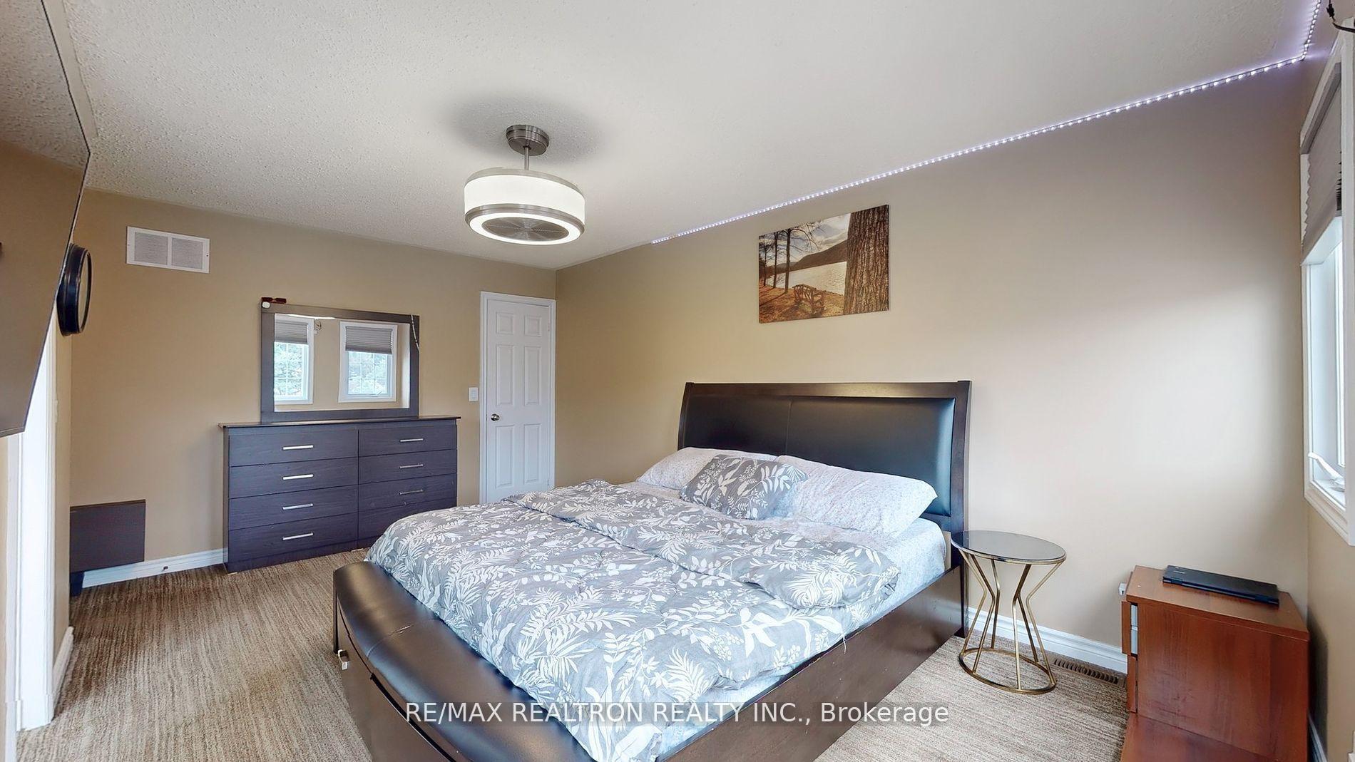 Photo 13 of 68 Heathcliffe Square, Brampton, Central Park — HOMEH