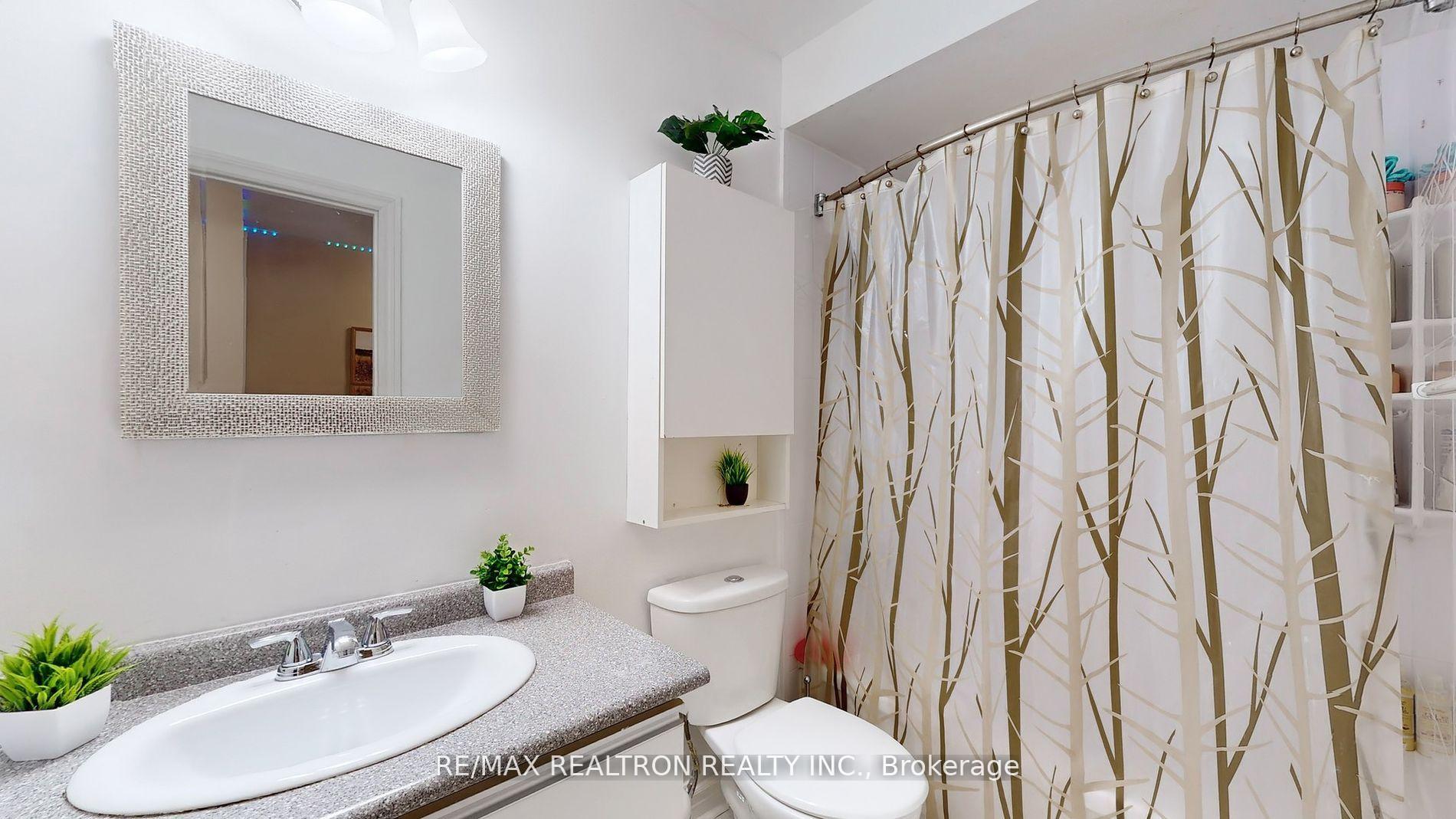 Photo 23 of 68 Heathcliffe Square, Brampton, Central Park — HOMEH
