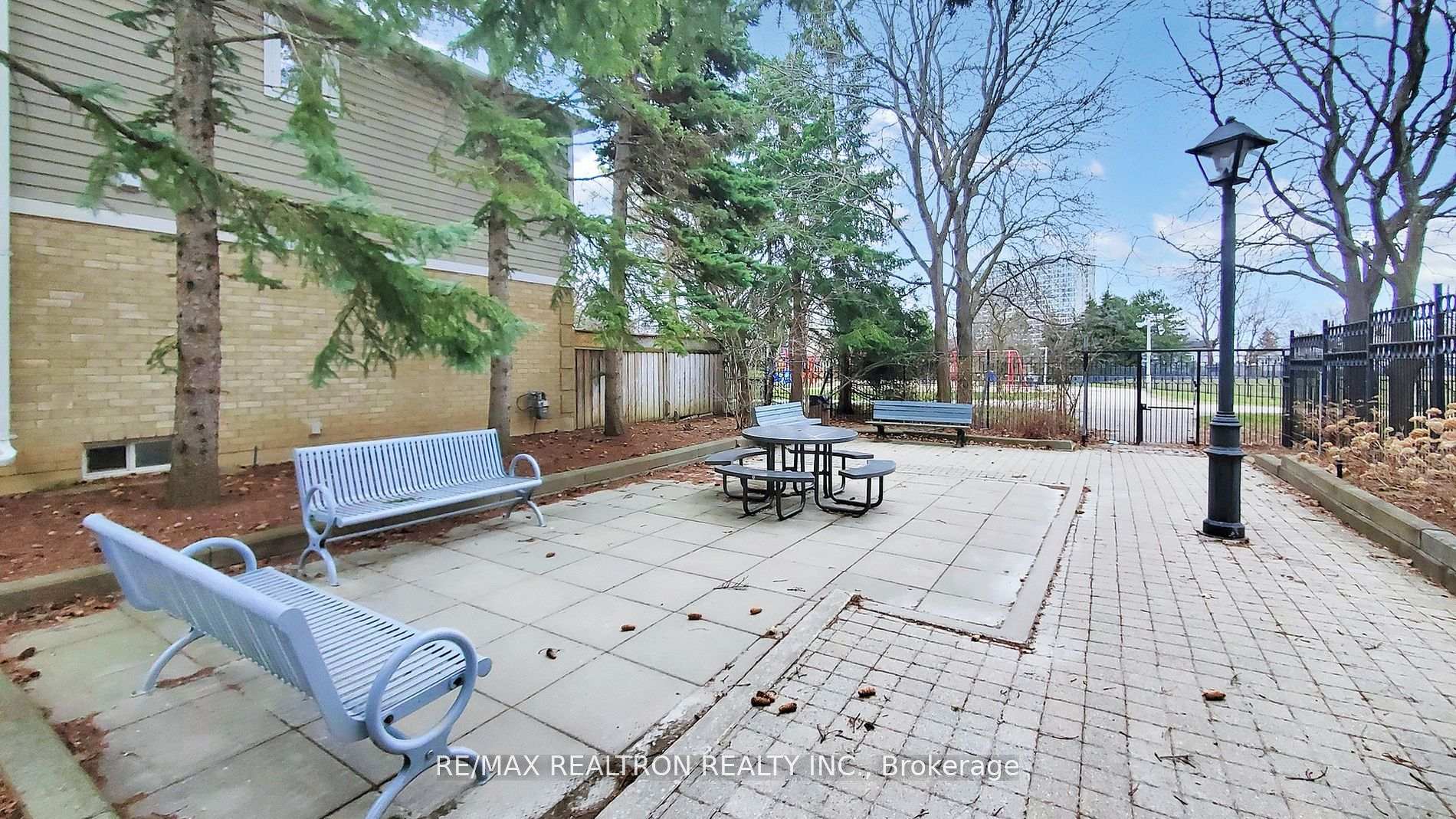 Photo 33 of 68 Heathcliffe Square, Brampton, Central Park — HOMEH