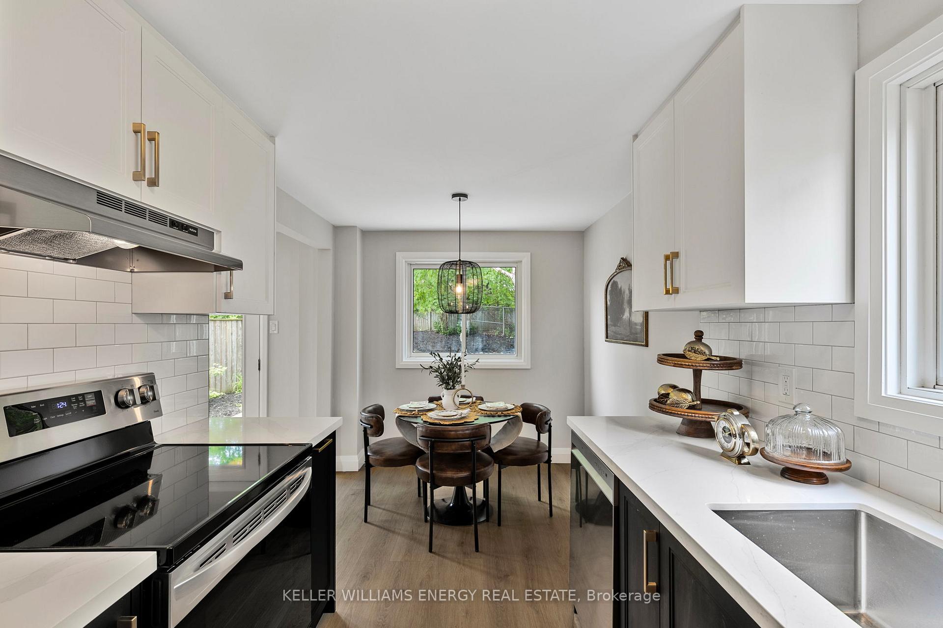 Photo 4 of 30 Sinclair Court, Barrie, Sunnidale — HOMEH