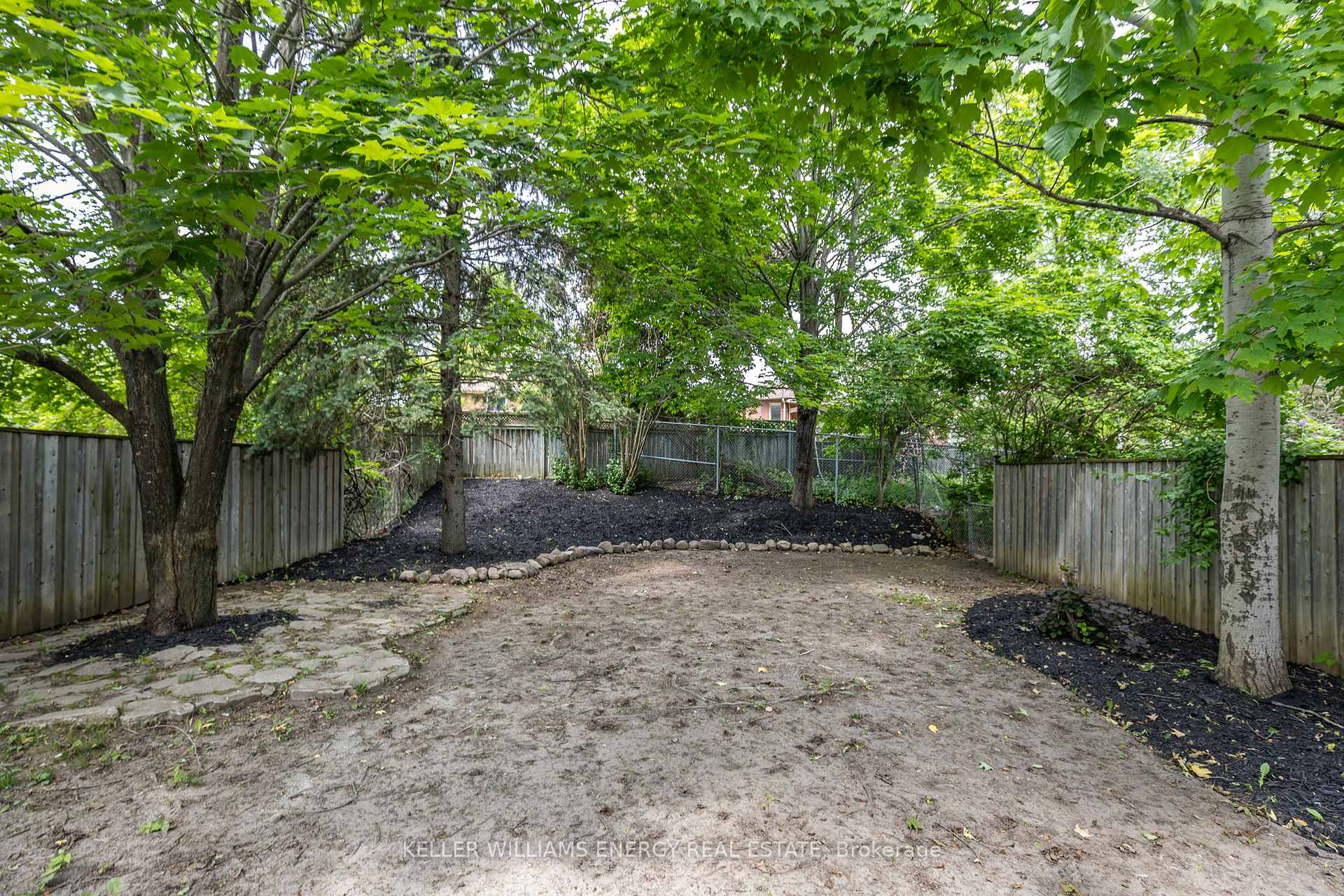Photo 21 of 30 Sinclair Court, Barrie, Sunnidale — HOMEH
