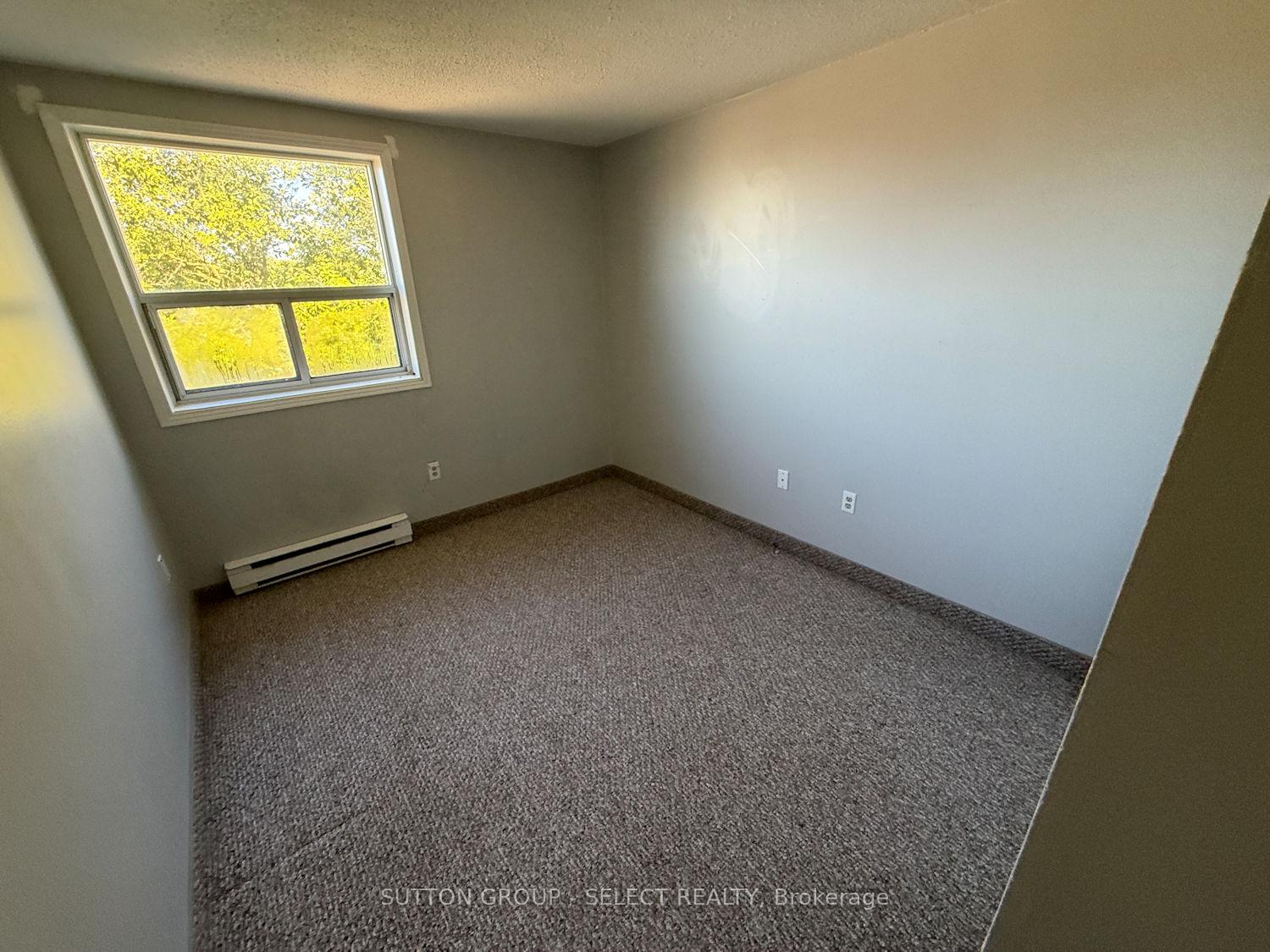 Photo 16 of Unit 402, 140 Park Avenue E, Chatham-Kent, Chatham — HOMEH