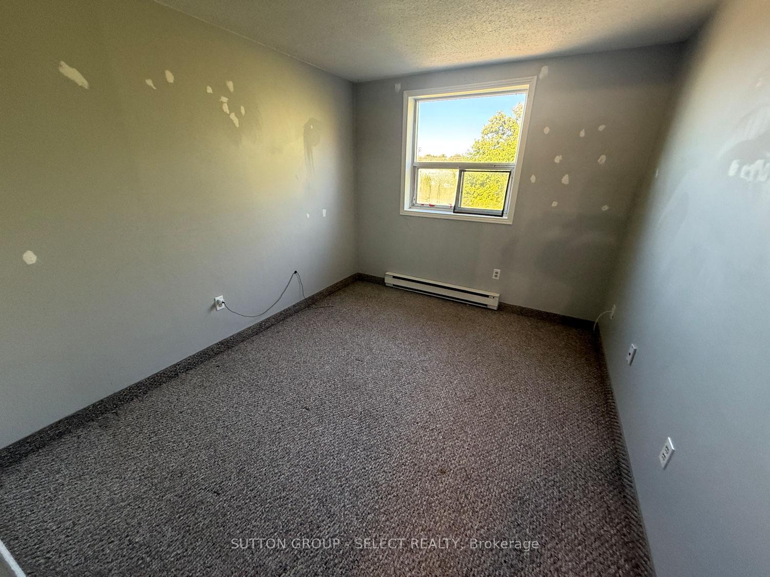 Photo 18 of Unit 402, 140 Park Avenue E, Chatham-Kent, Chatham — HOMEH