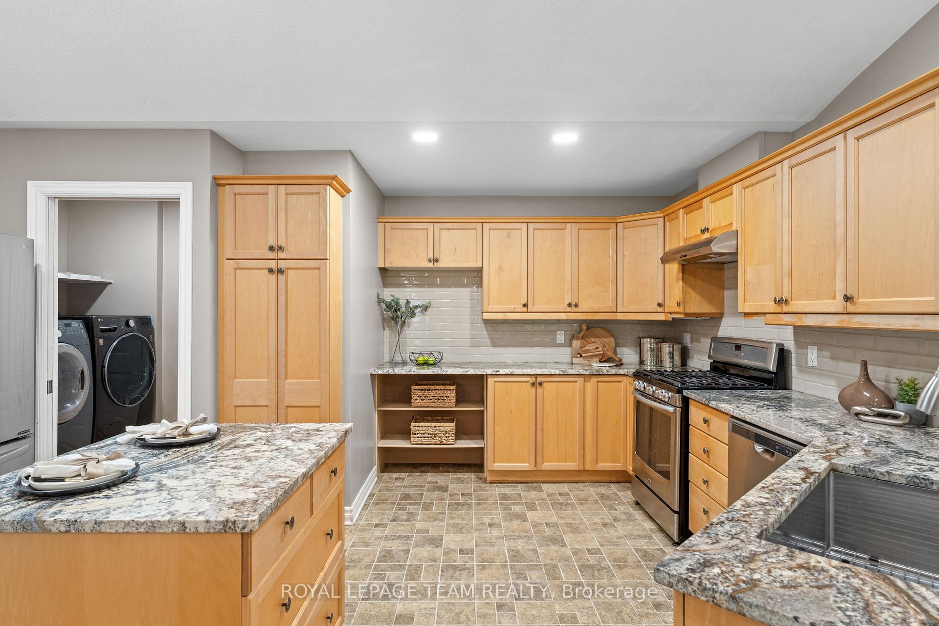 Photo 15 of 39 Fieldcrest Avenue, Ottawa, Barrhaven - Longfields — HOMEH