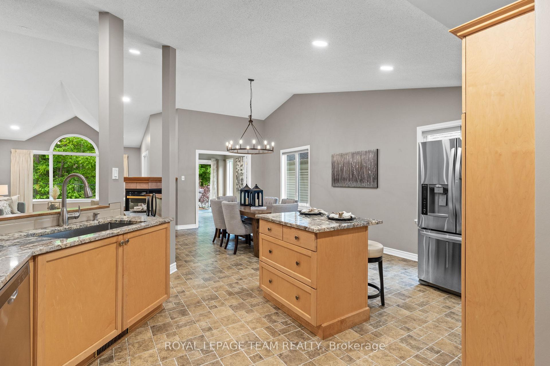 Photo 17 of 39 Fieldcrest Avenue, Ottawa, Barrhaven - Longfields — HOMEH