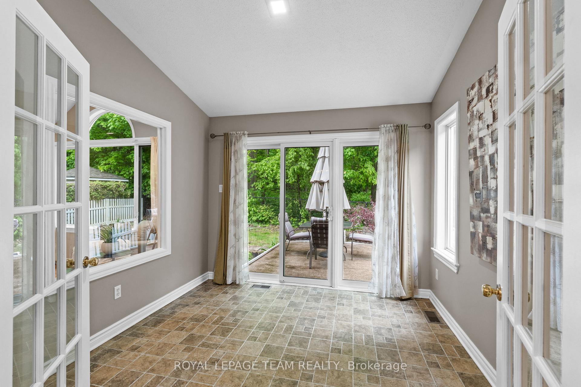 Photo 18 of 39 Fieldcrest Avenue, Ottawa, Barrhaven - Longfields — HOMEH
