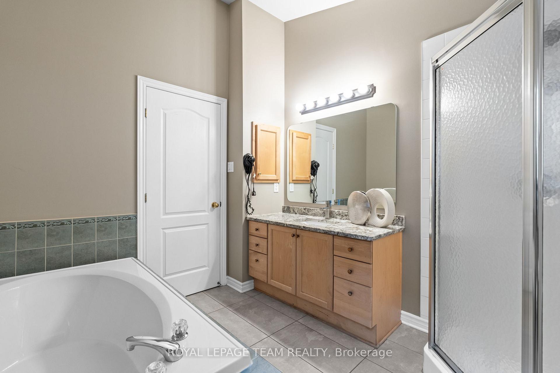 Photo 24 of 39 Fieldcrest Avenue, Ottawa, Barrhaven - Longfields — HOMEH