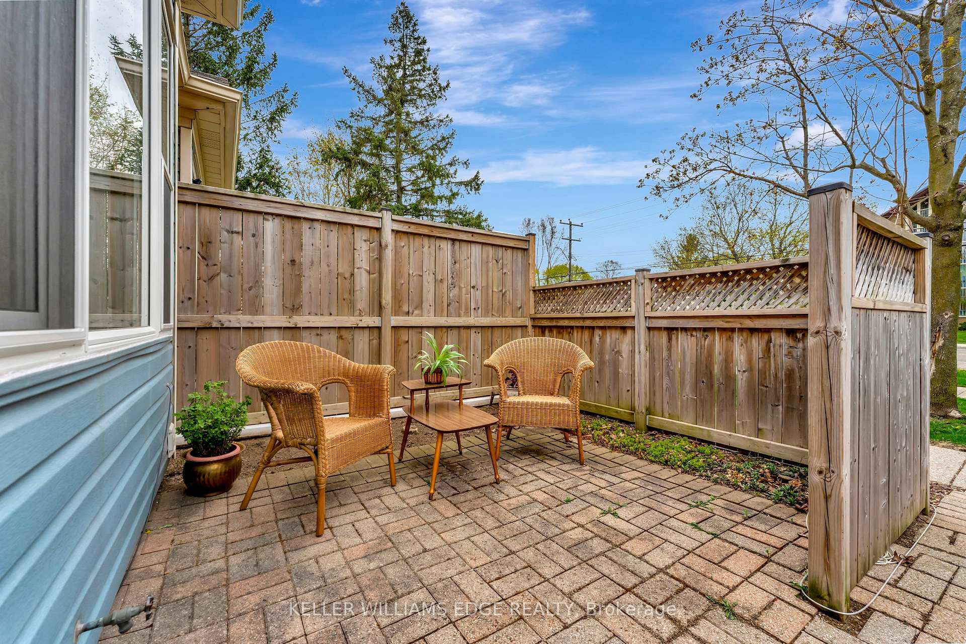 Photo 3 of Unit 5, 175 Fiddlers Green Road, Hamilton, Ancaster — HOMEH
