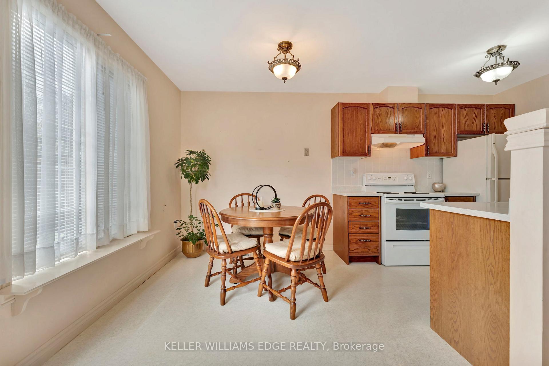 Photo 10 of Unit 5, 175 Fiddlers Green Road, Hamilton, Ancaster — HOMEH