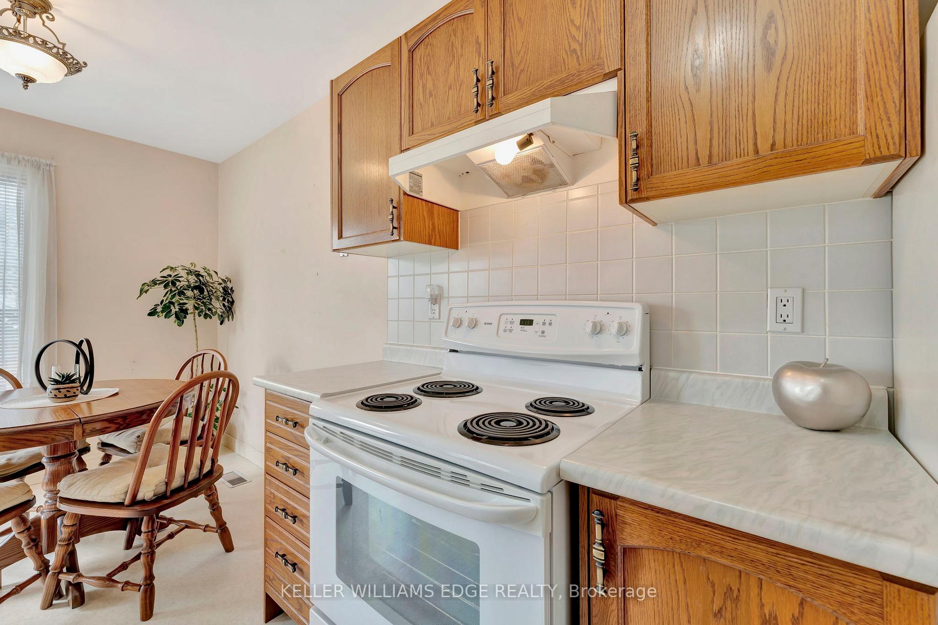 Photo 12 of Unit 5, 175 Fiddlers Green Road, Hamilton, Ancaster — HOMEH