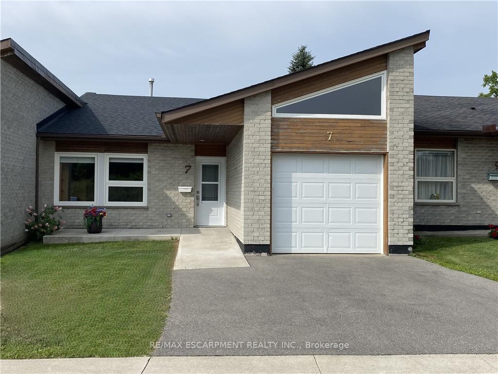 Photo 1 of 7 Cardinal Mindszenty Boulevard, Hamilton, Kennedy — HOMEH